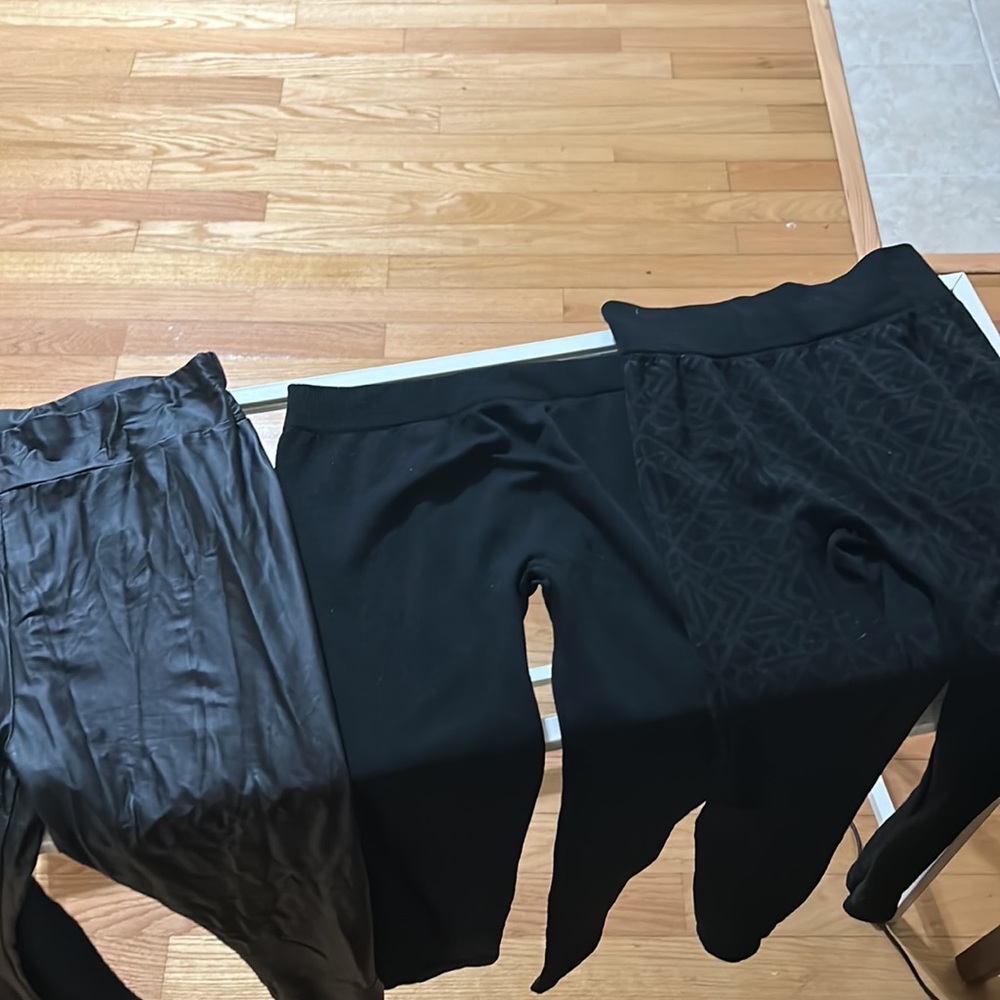 Medium black leggings